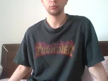 ozzyboi (¬‿¬ )ヽ(￣～￣　)ノ