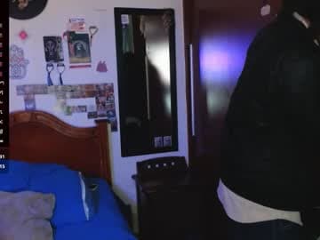 @phantom555                 Help me arrive a 50  thumb up 👍🏼👻