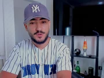 Hey im David that loves to explore and speak their fantasies. Very open, talktative and nice. Feel free to chat with me