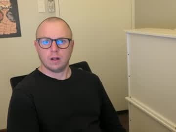 Stand Lee